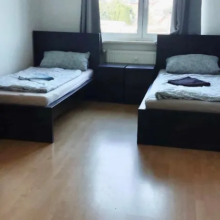 5 Bett Monteurwohnung In Schoenebeck, Pfaennerstrasse 6a Apartamento Schönebeck