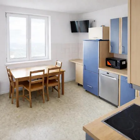 5 Bett Monteurwohnung In Schoenebeck, Pfaennerstrasse 6a Apartamento *