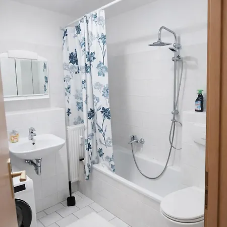 5 Bett Monteurwohnung In Schoenebeck, Pfaennerstrasse 6a Apartamento Schönebeck