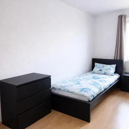 5 Bett Monteurwohnung In Schoenebeck, Pfaennerstrasse 6a Apartamento